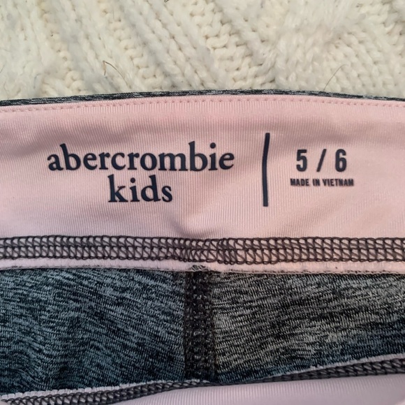 Abercrombie kids leggings, size 5/6 - Picture 3 of 3